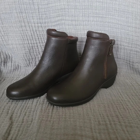 Booties - Picture 3 of 7